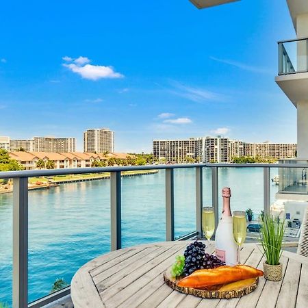 Luxury Amenities, Infinity Pool, Gym, Hot Tub Appartement Hollywood Buitenkant foto