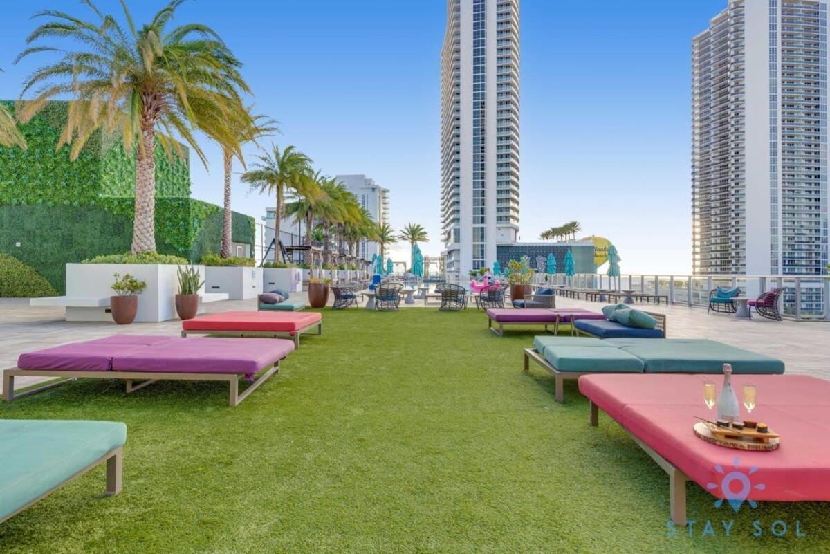 Luxury Amenities, Infinity Pool, Gym, Hot Tub Appartement Hollywood Buitenkant foto