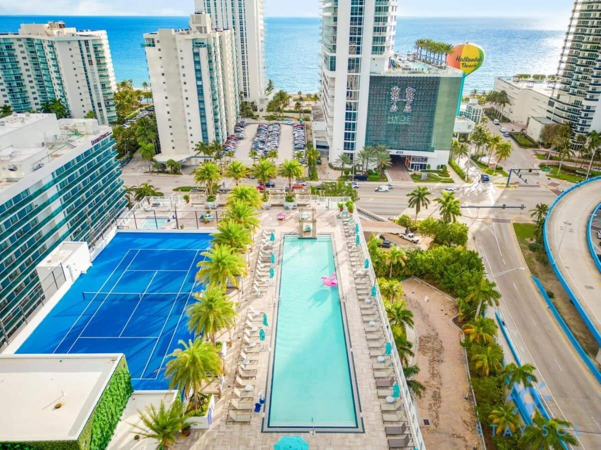 Luxury Amenities, Infinity Pool, Gym, Hot Tub Appartement Hollywood Buitenkant foto