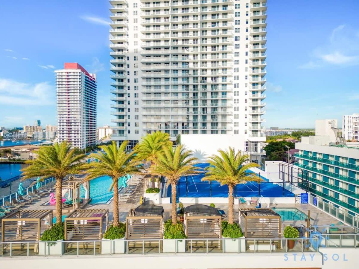 Luxury Amenities, Infinity Pool, Gym, Hot Tub Appartement Hollywood Buitenkant foto