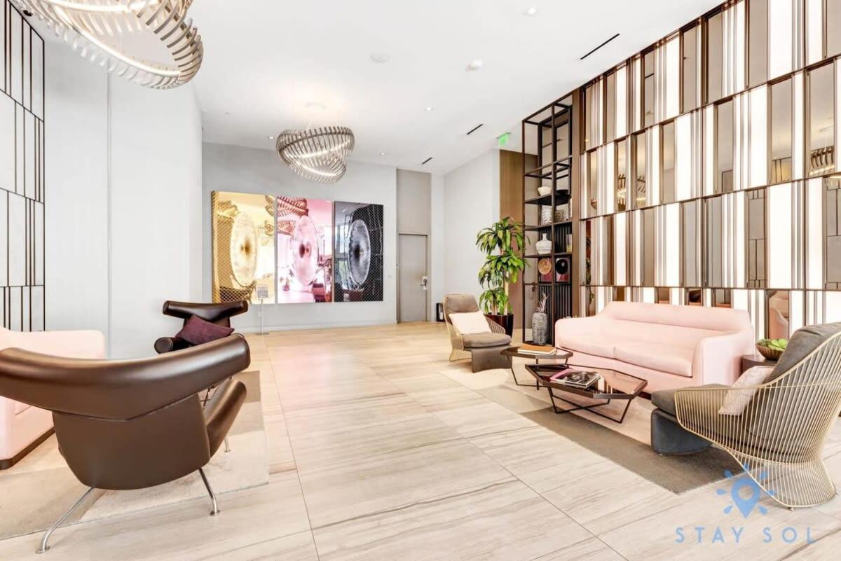 Luxury Amenities, Infinity Pool, Gym, Hot Tub Appartement Hollywood Buitenkant foto