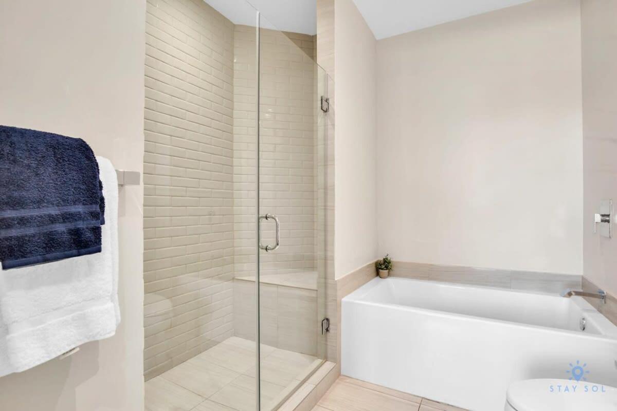 Luxury Amenities, Infinity Pool, Gym, Hot Tub Appartement Hollywood Buitenkant foto