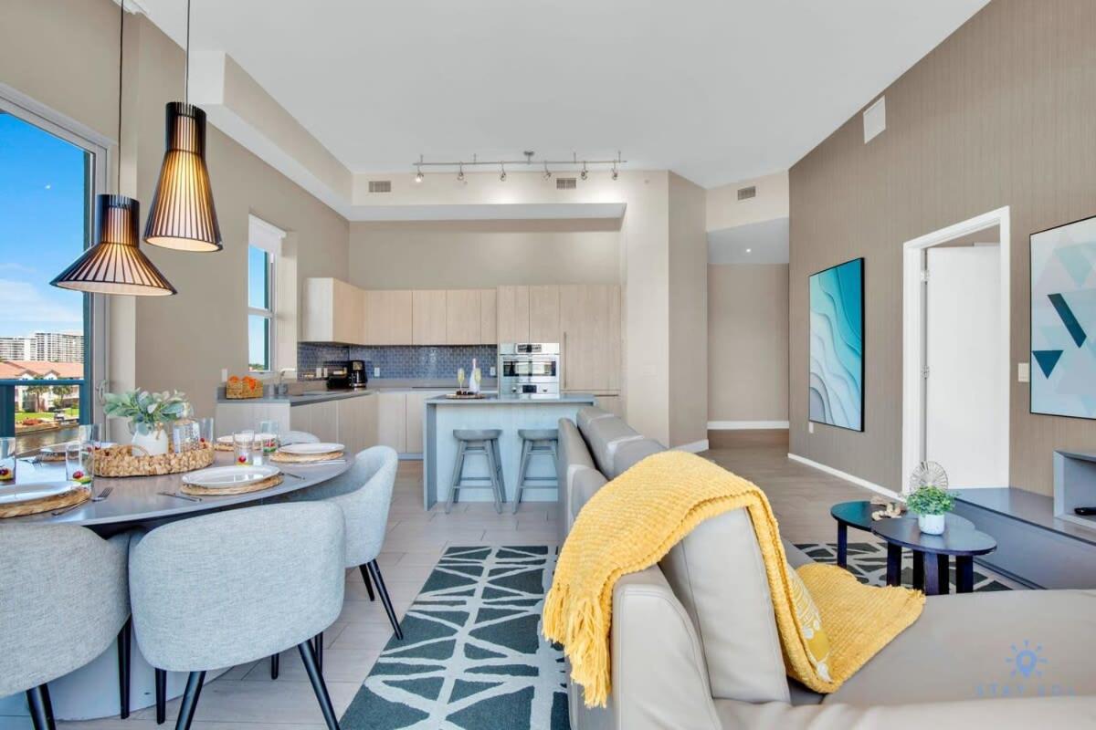 Luxury Amenities, Infinity Pool, Gym, Hot Tub Appartement Hollywood Buitenkant foto